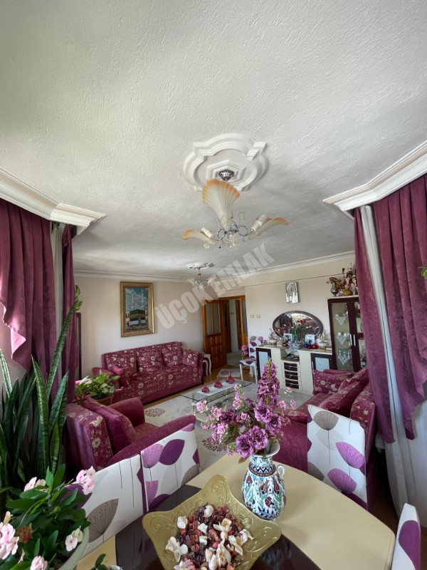 AFYON ÜÇOK EMLAKTAN MAREŞAL FEVZİ ÇAKMAK MAH SATILIK 3+1 DAİRE