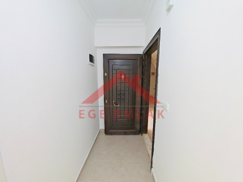 Goldsand 2 Sitesinde Satılık Eşyalı Yüksek Giriş 1+1 Daire
