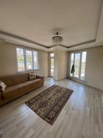 Esentepe Mah.Merkezi Lokasyonda Kiralık Geniş1+1 Daire 