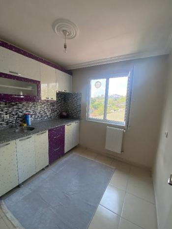 Esentepe Mah.Merkezi Lokasyonda Kiralık Geniş1+1 Daire 