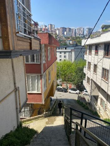 Esentepe Mah.Merkezi Lokasyonda Kiralık Geniş1+1 Daire 