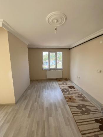 Esentepe Mah.Merkezi Lokasyonda Kiralık Geniş1+1 Daire 