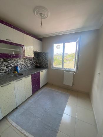 Esentepe Mah.Merkezi Lokasyonda Kiralık Geniş1+1 Daire 