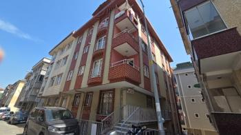 ESENEVLER DE KOMPLE YENİLENMİŞ MASRAFSIZ TEMİZ BAHÇE KULLANIMLI