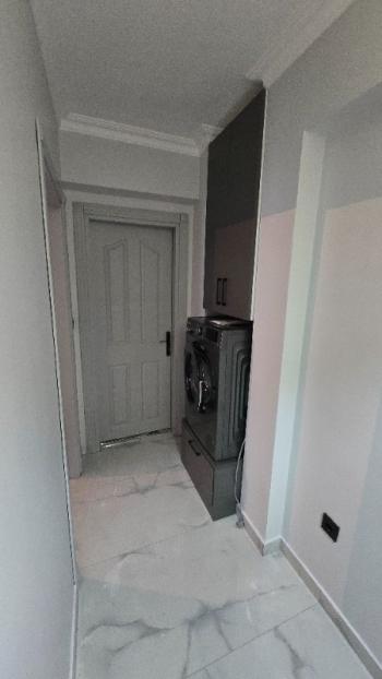 ESENEVLER DE KOMPLE YENİLENMİŞ MASRAFSIZ TEMİZ BAHÇE KULLANIMLI