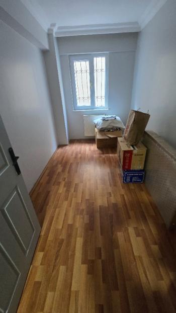 ESENEVLER DE KOMPLE YENİLENMİŞ MASRAFSIZ TEMİZ BAHÇE KULLANIMLI