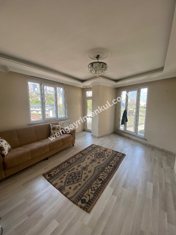 Esentepe Mah.Merkezi Lokasyonda Kiralık Geniş1+1 Daire 
