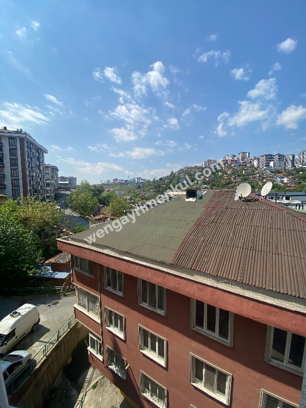 Esentepe Mah.Merkezi Lokasyonda Kiralık Geniş1+1 Daire 