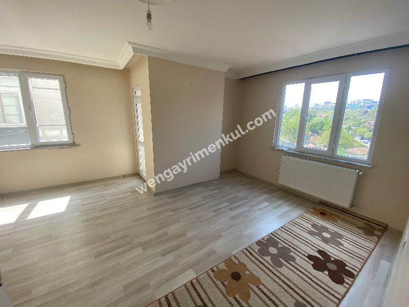 Esentepe Mah.Merkezi Lokasyonda Kiralık Geniş1+1 Daire 