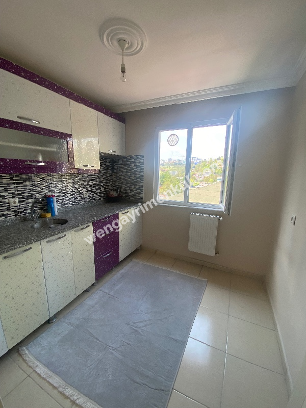 Esentepe Mah.Merkezi Lokasyonda Kiralık Geniş1+1 Daire 