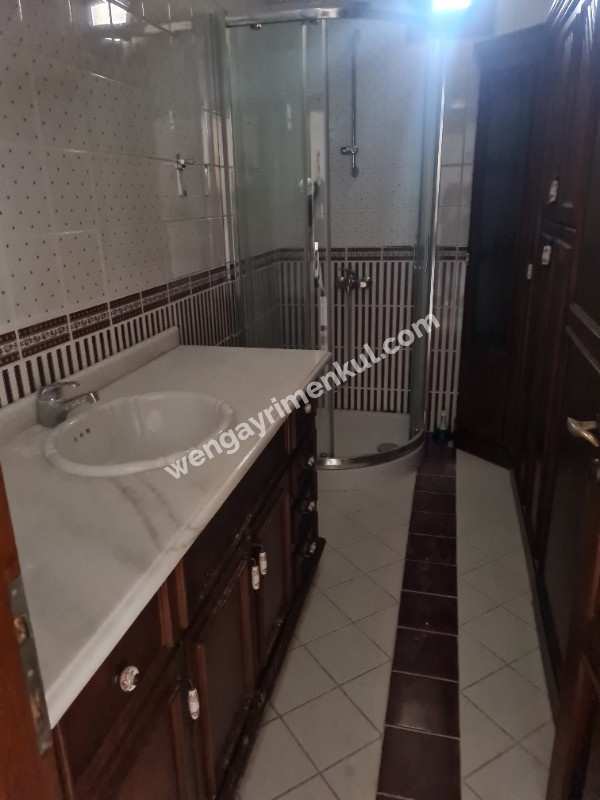 Caddebostan plaj yolu net 165 m2