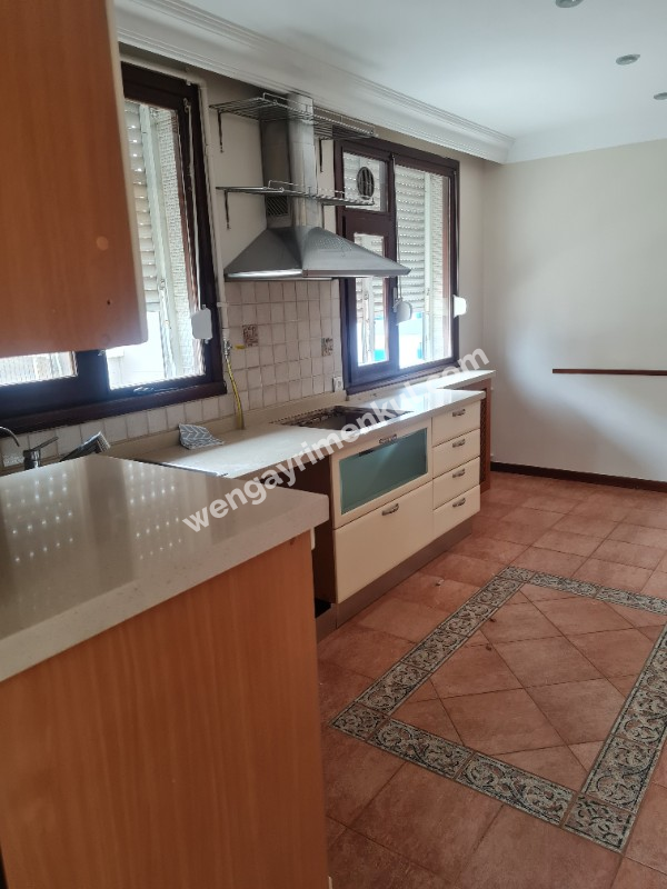Caddebostan plaj yolu net 165 m2