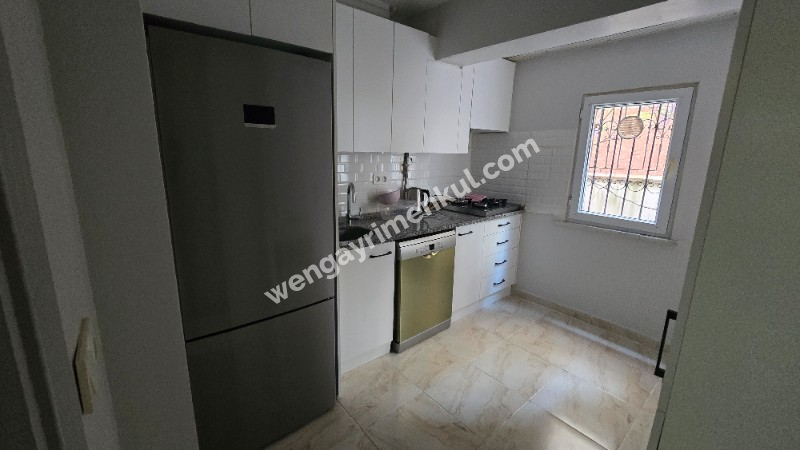 ESENEVLER DE KOMPLE YENİLENMİŞ MASRAFSIZ TEMİZ BAHÇE KULLANIMLI