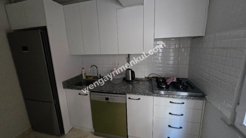ESENEVLER DE KOMPLE YENİLENMİŞ MASRAFSIZ TEMİZ BAHÇE KULLANIMLI