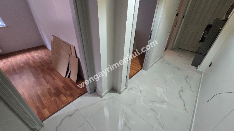 ESENEVLER DE KOMPLE YENİLENMİŞ MASRAFSIZ TEMİZ BAHÇE KULLANIMLI