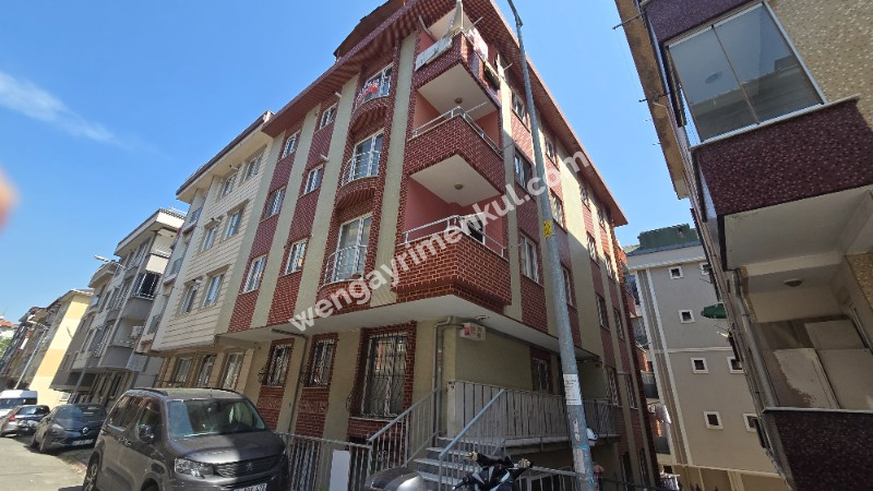 ESENEVLER DE KOMPLE YENİLENMİŞ MASRAFSIZ TEMİZ BAHÇE KULLANIMLI