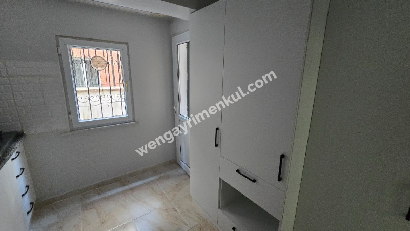 ESENEVLER DE KOMPLE YENİLENMİŞ MASRAFSIZ TEMİZ BAHÇE KULLANIMLI