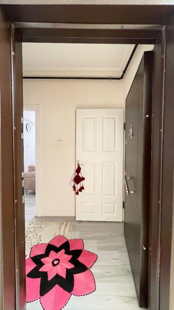 GÜVENAY – ÇORUM BAHÇELİEVLER – ANADOLU LİSESİ YANI – 3+1 ARA KAT SATILIK DAİRE
