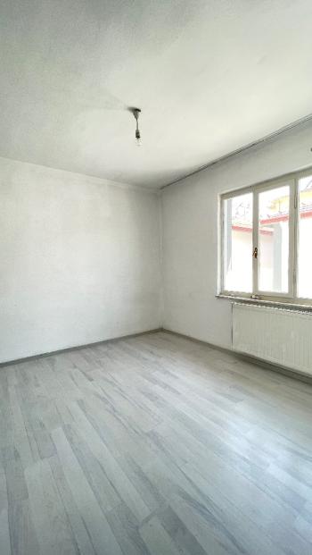 Güvenay-Çorum Bahçelievler Cumartesi Pazarı Yanı Satılık 2+1 Daire 