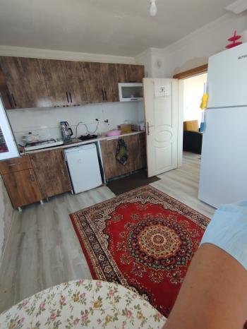 GÜVENAY - ÇORUM ÜYÜK KÖYÜ SATILIK İÇERİSİNDE 3+1 EVİ OLAN TARLA 