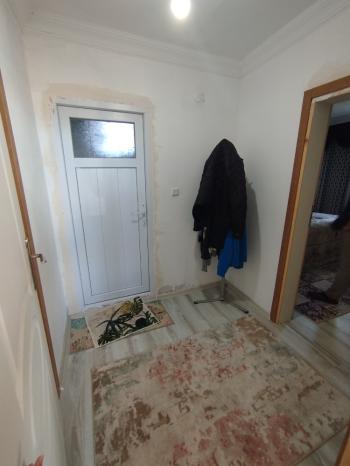 GÜVENAY - ÇORUM ÜYÜK KÖYÜ SATILIK İÇERİSİNDE 3+1 EVİ OLAN TARLA 