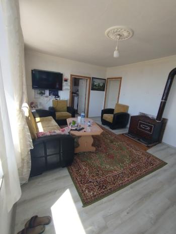 GÜVENAY - ÇORUM ÜYÜK KÖYÜ SATILIK İÇERİSİNDE 3+1 EVİ OLAN TARLA 