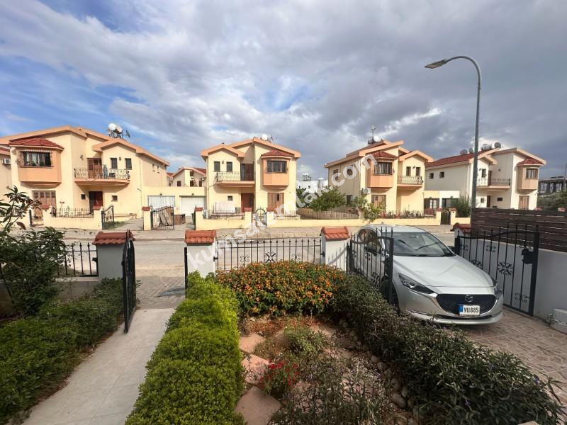 KIBRIS LEFKOŞA DUMLUPINAR BÖLGESİNDE SATILIK MÜSTAKİL EV