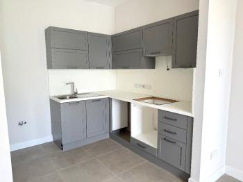 KKTC Girne Alsancak’ta Ödüllü Sitede Satılık Bahçeli 2+1 Daire!
