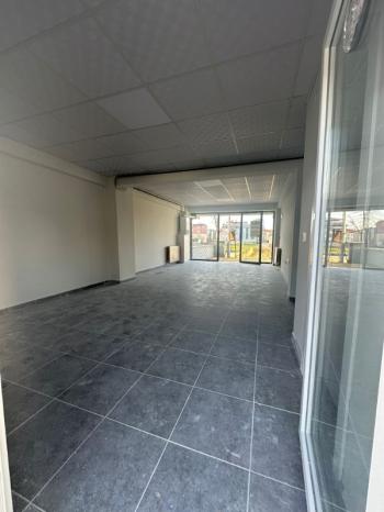 YEĞEN CADDESİNE CEPHE MEYDANA 200 METRE MESAFEDE İŞYERİ