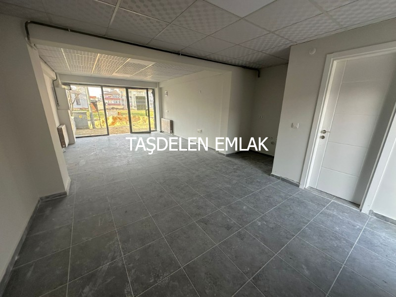YEĞEN CADDESİNE CEPHE MEYDANA 200 METRE MESAFEDE İŞYERİ