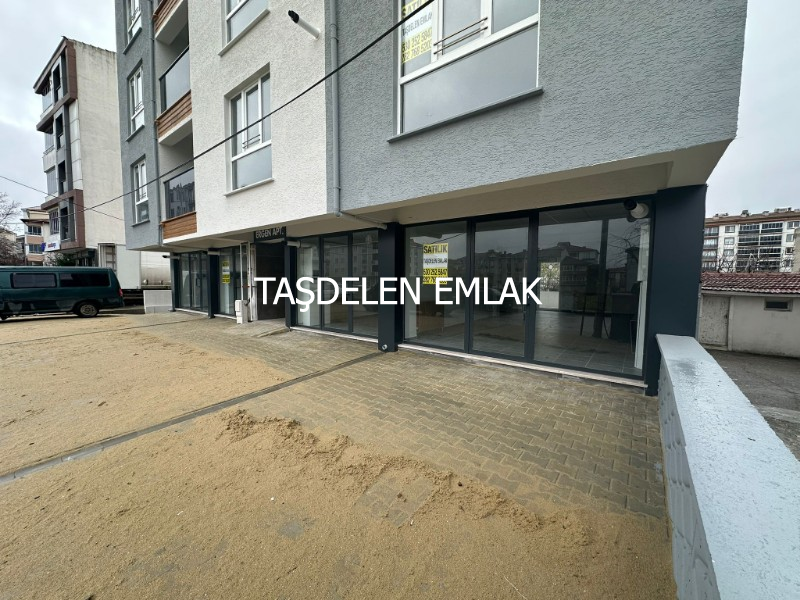 YEĞEN CADDESİNE CEPHE MEYDANA 200 METRE MESAFEDE İŞYERİ