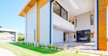 Çeşme Dalyan'da Satılık Sıfır Lüks Villa