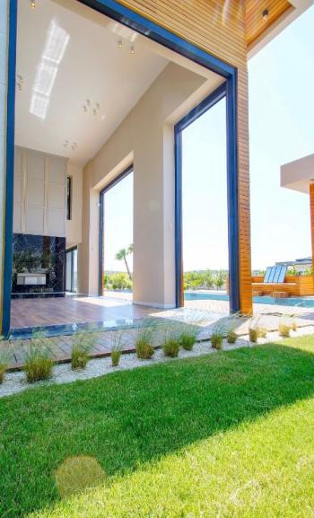 Çeşme Dalyan'da Satılık Sıfır Lüks Villa