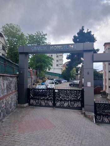 YAKACIK YENİ MAHÇAMLIK KONUTLARINDA ;  GENİŞ; 140 M2 BOŞ SİTE ÖZELLİKLİ ELİT KONUMDA SATILIK DAİRE