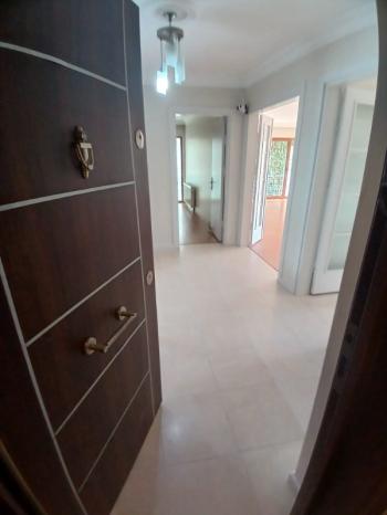 YAKACIK YENİ MAHÇAMLIK KONUTLARINDA ;  GENİŞ; 140 M2 BOŞ SİTE ÖZELLİKLİ ELİT KONUMDA SATILIK DAİRE