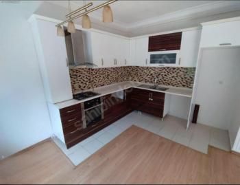 SUADİYE’DE BAĞDAT CADDE’Sİ YANI BAŞINDA 3+1 KİRALIK DAİRE