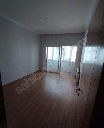 SUADİYE’DE BAĞDAT CADDE’Sİ YANI BAŞINDA 3+1 KİRALIK DAİRE