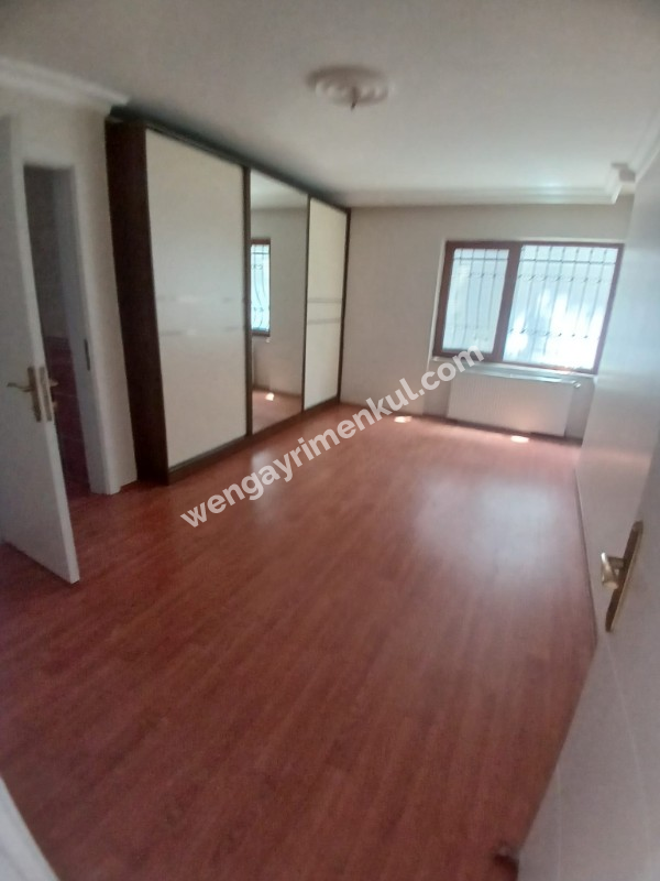 YAKACIK YENİ MAHÇAMLIK KONUTLARINDA ;  GENİŞ; 140 M2 BOŞ SİTE ÖZELLİKLİ ELİT KONUMDA SATILIK DAİRE
