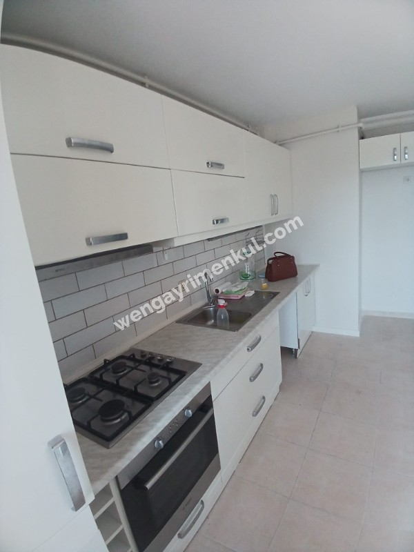 YAKACIK YENİ MAHÇAMLIK KONUTLARINDA ;  GENİŞ; 140 M2 BOŞ SİTE ÖZELLİKLİ ELİT KONUMDA SATILIK DAİRE