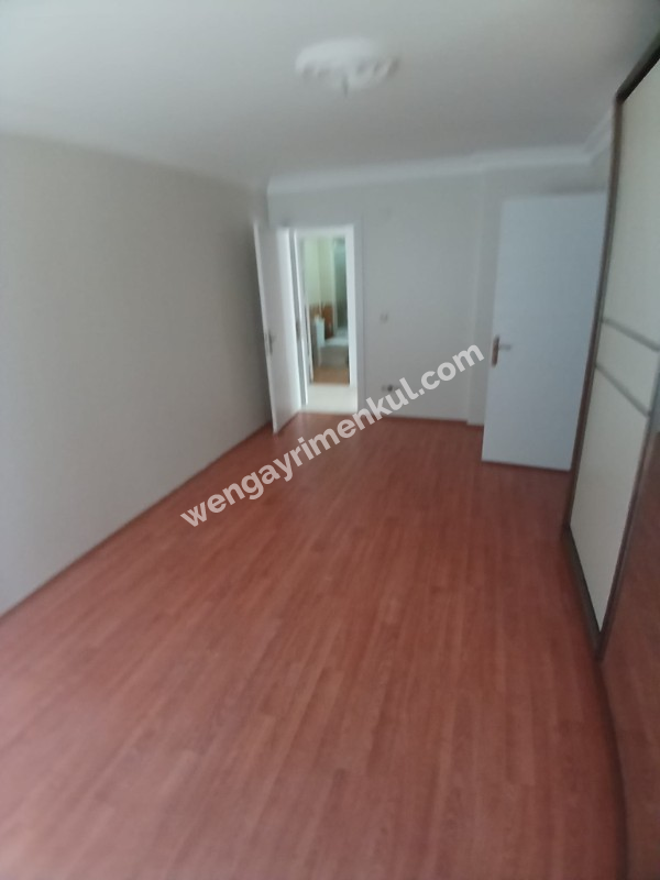 YAKACIK YENİ MAHÇAMLIK KONUTLARINDA ;  GENİŞ; 140 M2 BOŞ SİTE ÖZELLİKLİ ELİT KONUMDA SATILIK DAİRE