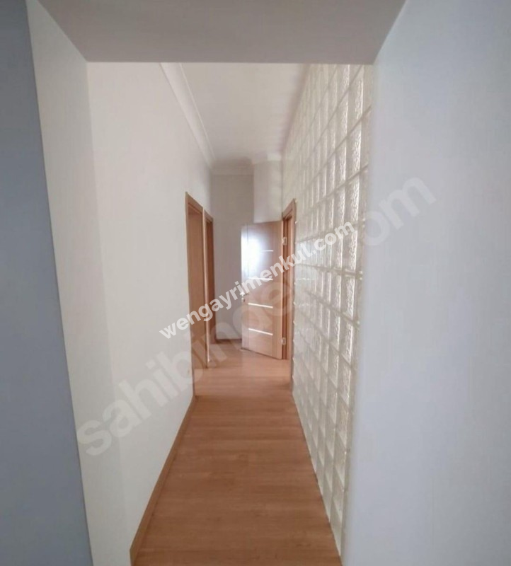 SUADİYE’DE BAĞDAT CADDE’Sİ YANI BAŞINDA 3+1 KİRALIK DAİRE