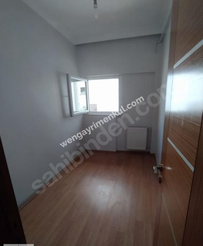 SUADİYE’DE BAĞDAT CADDE’Sİ YANI BAŞINDA 3+1 KİRALIK DAİRE