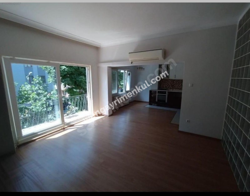 SUADİYE’DE BAĞDAT CADDE’Sİ YANI BAŞINDA 3+1 KİRALIK DAİRE