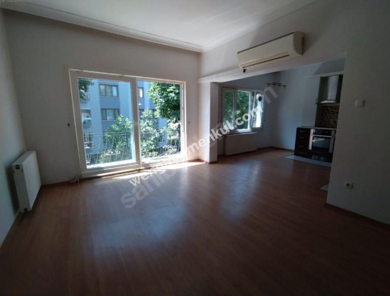 SUADİYE’DE BAĞDAT CADDE’Sİ YANI BAŞINDA 3+1 KİRALIK DAİRE