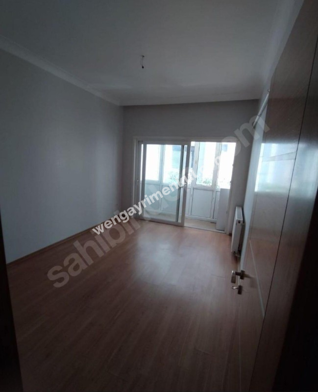 SUADİYE’DE BAĞDAT CADDE’Sİ YANI BAŞINDA 3+1 KİRALIK DAİRE