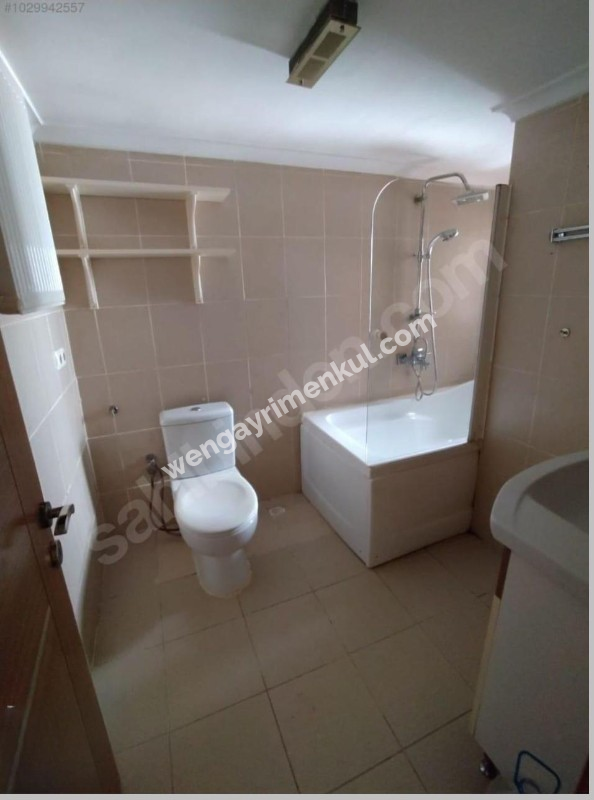 SUADİYE’DE BAĞDAT CADDE’Sİ YANI BAŞINDA 3+1 KİRALIK DAİRE