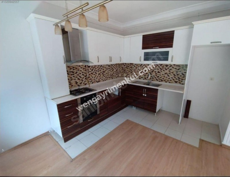 SUADİYE’DE BAĞDAT CADDE’Sİ YANI BAŞINDA 3+1 KİRALIK DAİRE