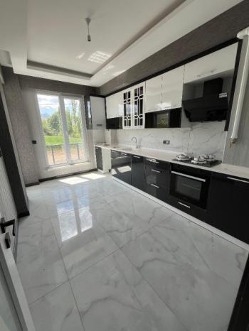 AFYON ÜÇOK EMLAKTAN MAREŞAL F ÇAKMAK MAH SATILIK SIFIR 3+1 DAİRE