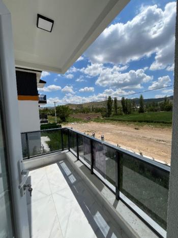 AFYON ÜÇOK EMLAKTAN MAREŞAL F ÇAKMAK MAH SATILIK SIFIR 3+1 DAİRE