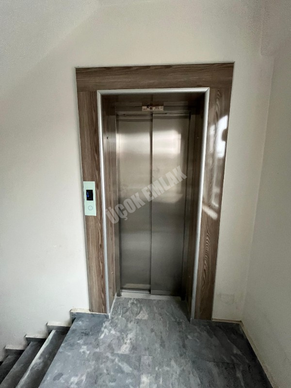 AFYON ÜÇOK EMLAKTAN İSTİKLAL MAH SATILIK ASANSÖRLÜ 3+1 DAİRE